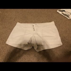 Old Navy cream shorts